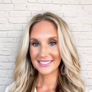 Meet your Posher, Jenn